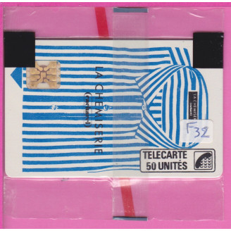 F 32 Cacharel petit embouti...